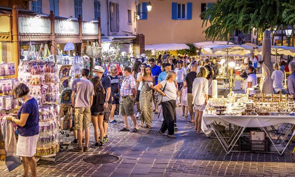 Shopping by night in Sainte-Maxime